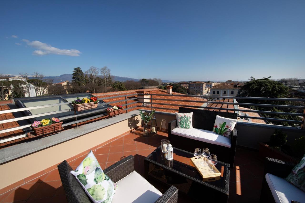 Rooftop Delight With Terrace Lucca Bagian luar foto