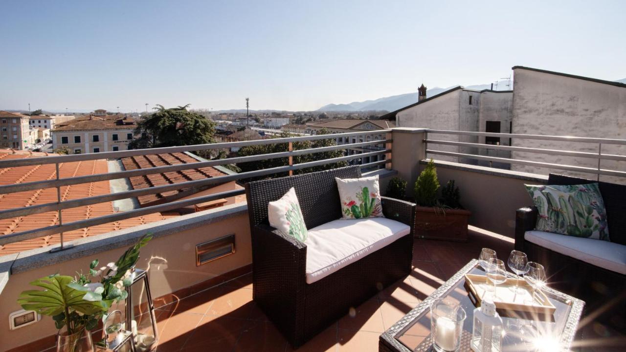 Rooftop Delight With Terrace Lucca Bagian luar foto