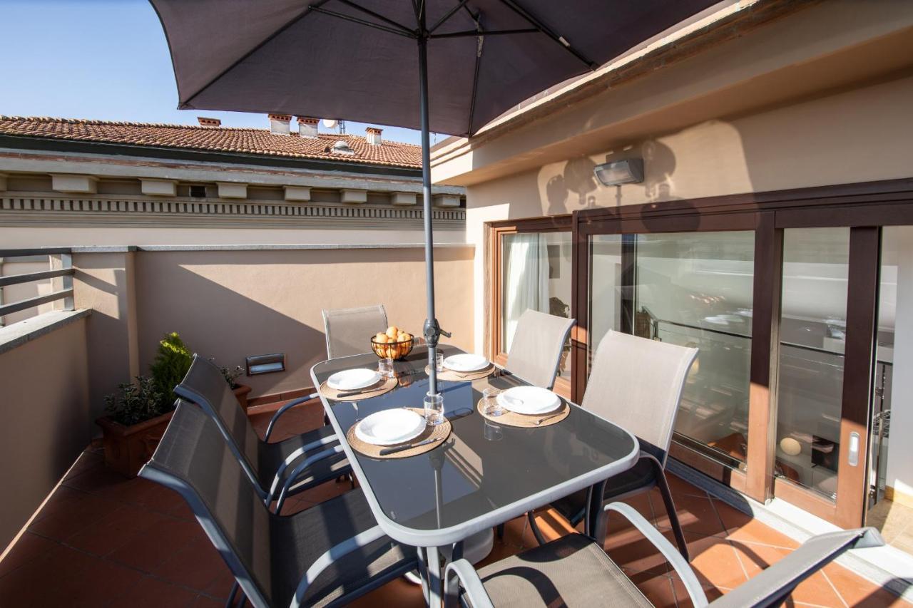 Rooftop Delight With Terrace Lucca Bagian luar foto