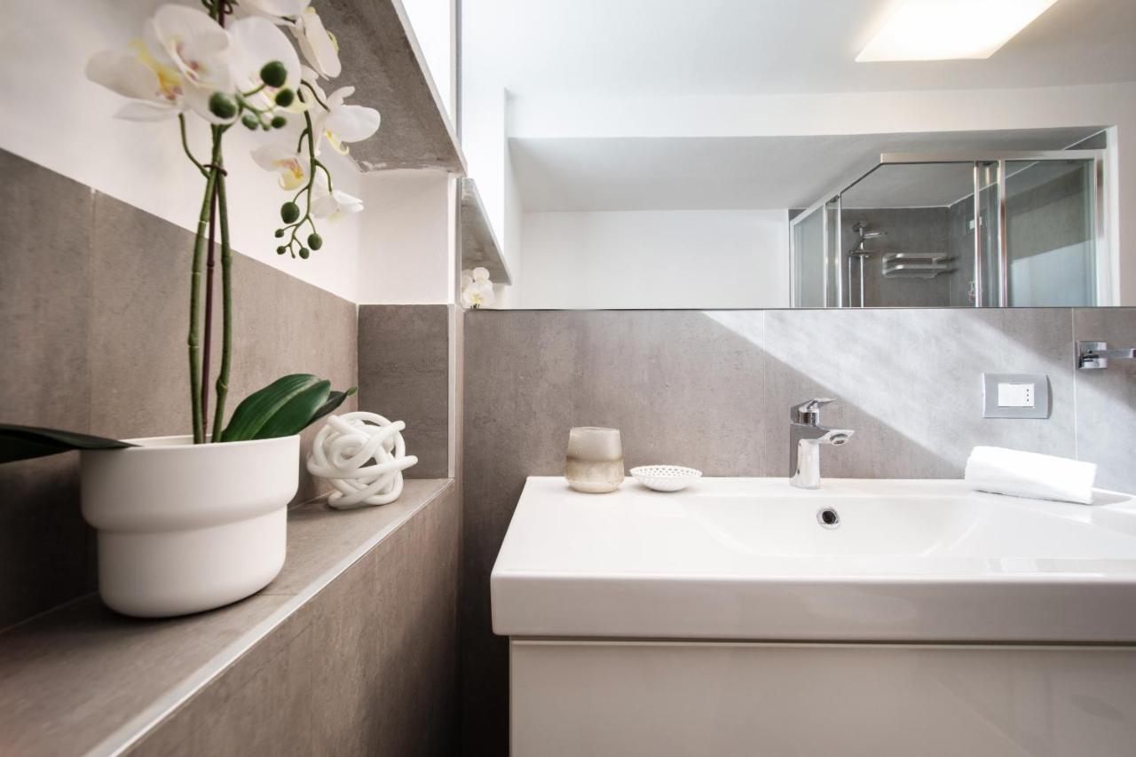 Rooftop Delight With Terrace Lucca Bagian luar foto