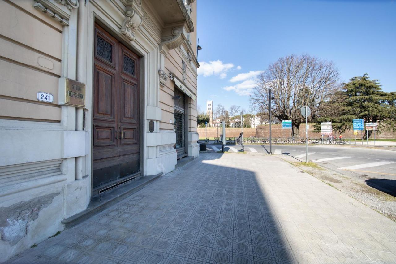 Rooftop Delight With Terrace Lucca Bagian luar foto